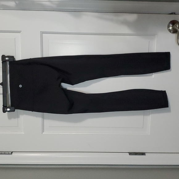 Lululemon Black Wunder Under High-Rise Tights 25in Sz 2 - Picture 4 of 4